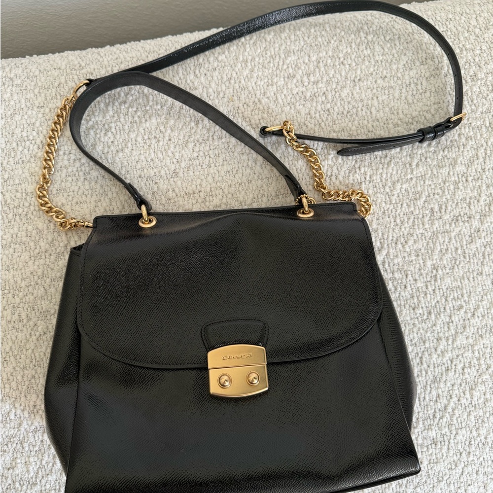 Coach Black and Gold Shoulder Bag with Elegant Design